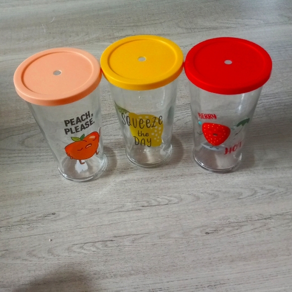 3  New Glass tumblers with fruit theme - Picture 1 of 4